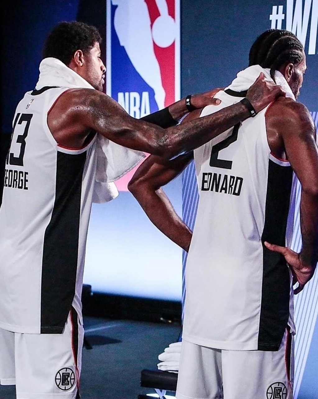 开云sport-快船轻取深圳队，福克斯刷新纪录